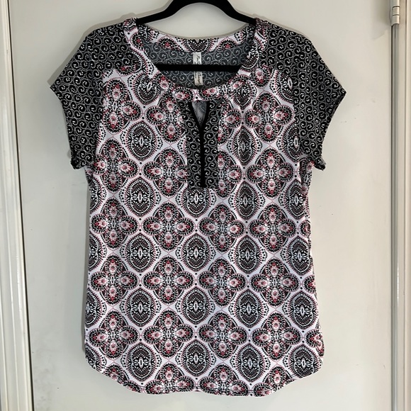 Per Seption Concept Tops - Per Seption Concept women’s top.